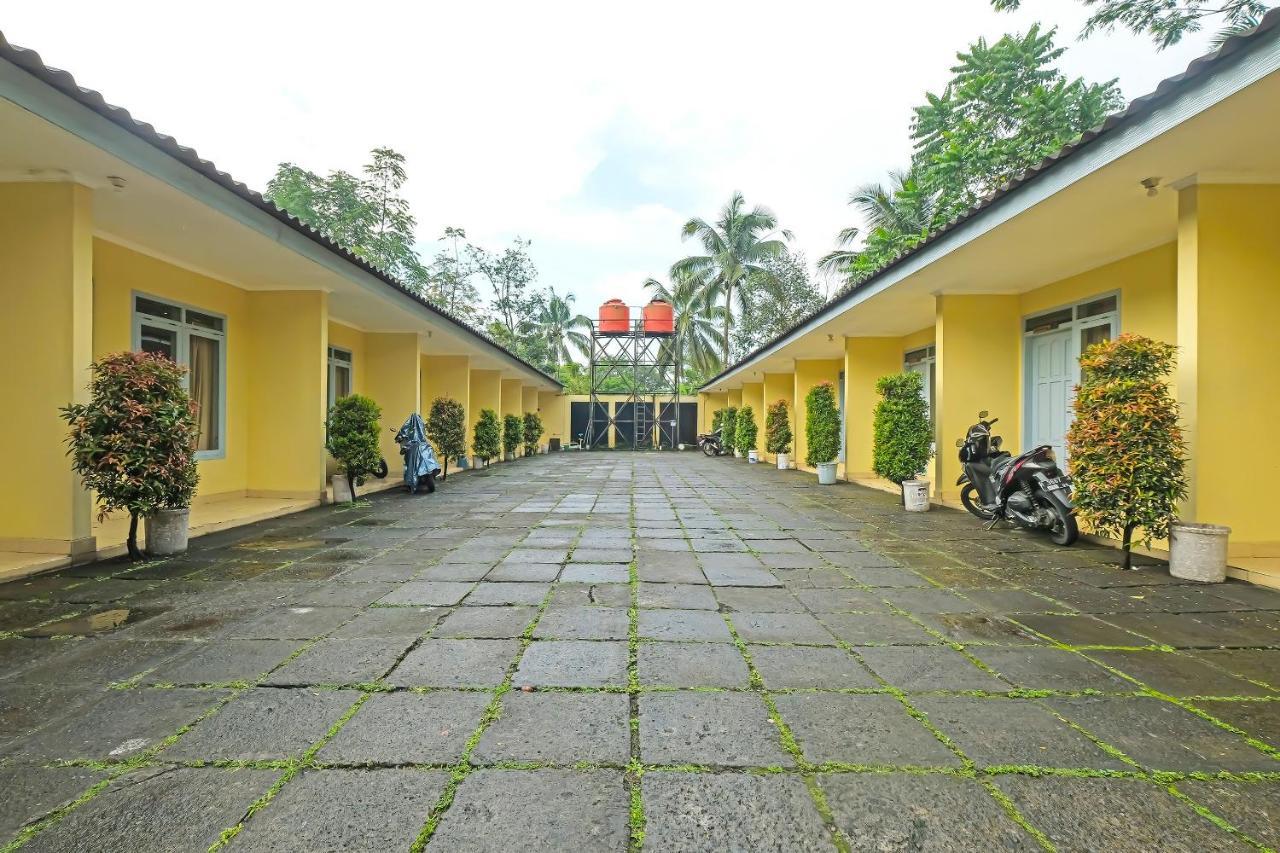 Oyo 92485 Family Hotel 2*